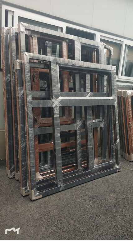 鞍山市天乙門窗工業(yè)有限公司沈陽經(jīng)銷商所訂貨品已完成，經(jīng)過檢驗(yàn)后進(jìn)行包裝，準(zhǔn)備發(fā)貨。(圖4)